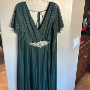 Elegant Green Evening Gown with Embellishment